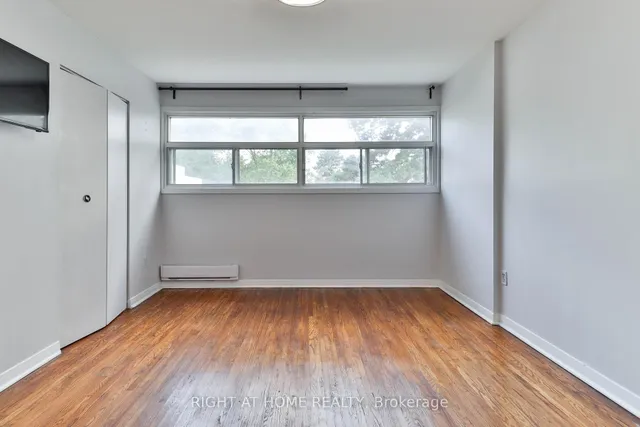 Additional image 45 of 34 Venetian Cres Unit 144