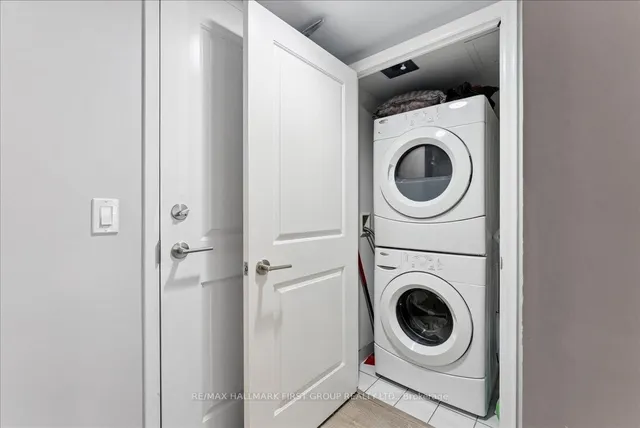 Additional image 18 of 65 East Liberty St Unit 1018