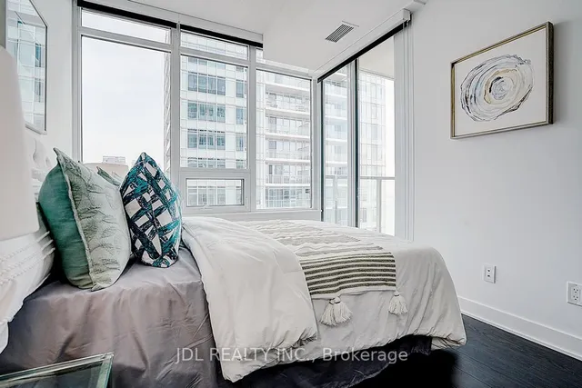 Additional image 29 of 19 Bathurst St Unit 3709