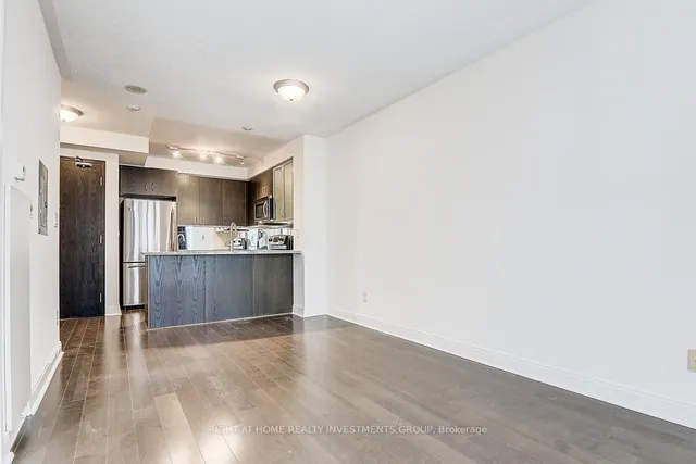 Additional image 14 of 18 Yorkville Ave Unit 704