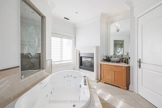 Additional image 40 of 2706 Bayview Ave