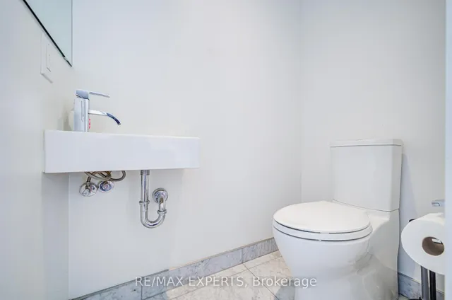 Additional image 11 of 629 King St Unit 1418