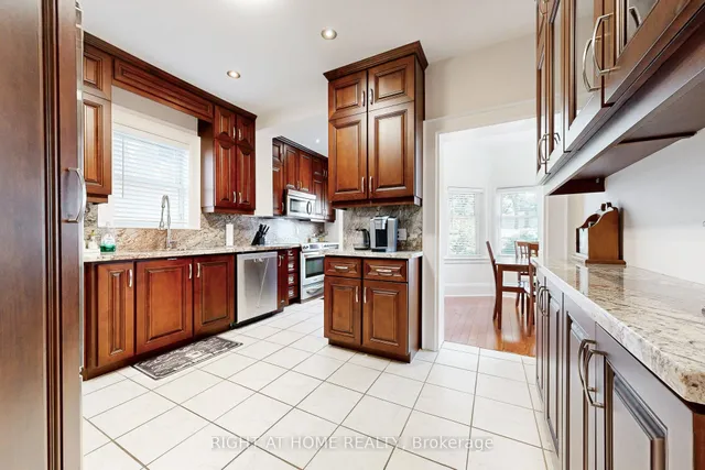 Additional image 13 of 159 ROSEMOUNT Ave