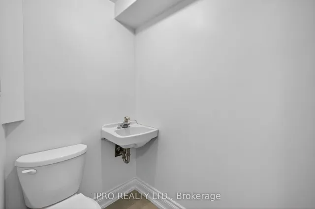 Additional image 39 of 34 Knox Ave