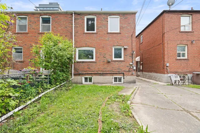 Additional image 40 of 918 Eglinton Ave