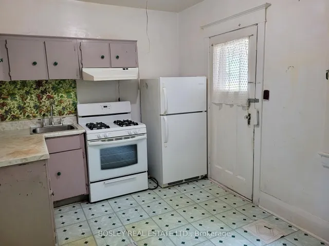 Additional image 8 of 12 Thyra Ave