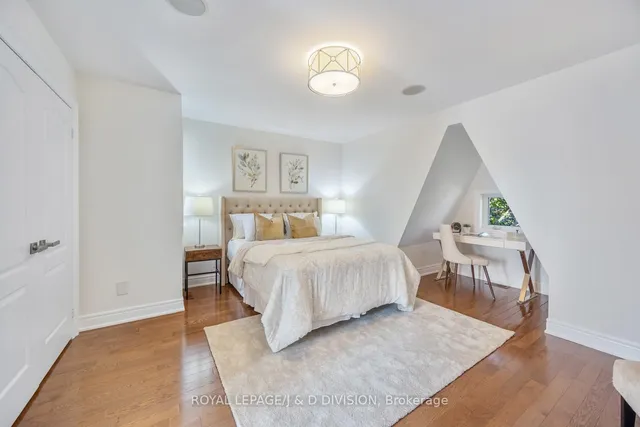 Additional image 23 of 33 Clark St