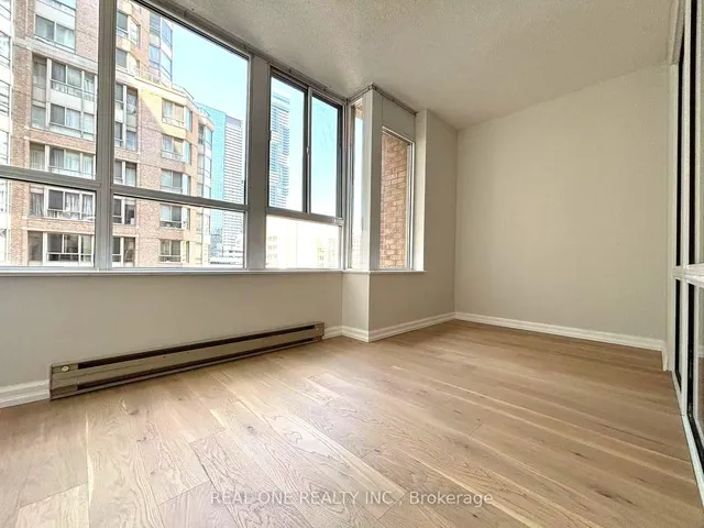 Additional image 21 of 711 Bay St Unit 1012