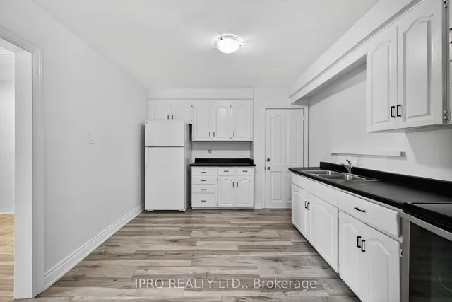 Additional image 11 of 34 Knox Ave