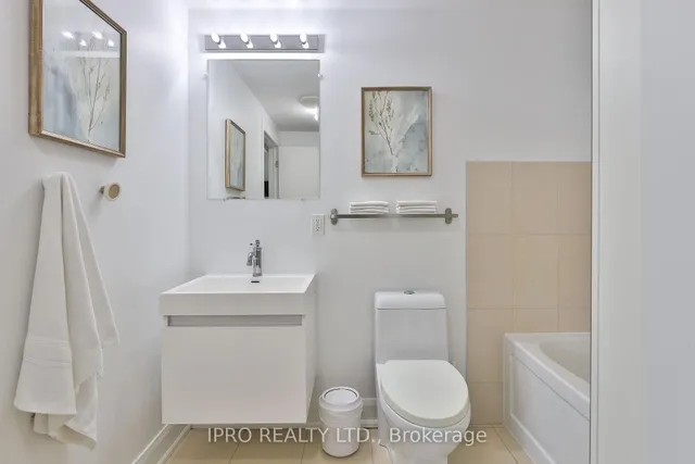 Additional image 34 of 1636 Dundas St Unit 5