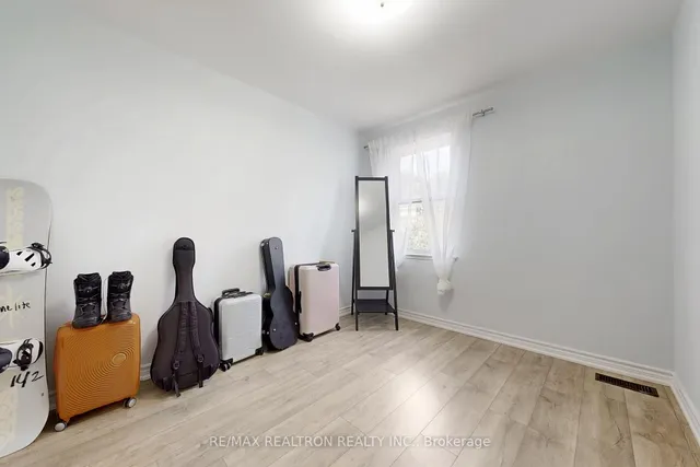 Additional image 17 of 15 Esterbrooke Ave Unit 131