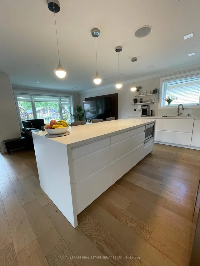 Additional image 11 of 12 Warlingham Crt