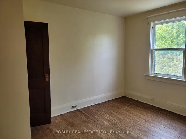 Additional image 15 of 12 Thyra Ave