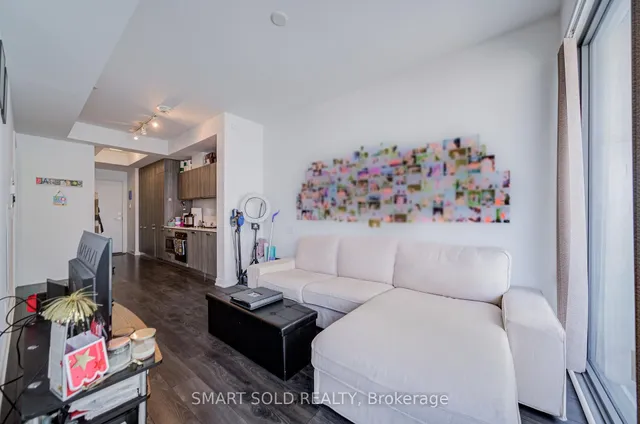 Additional image 22 of 50 Charles St Unit 2909