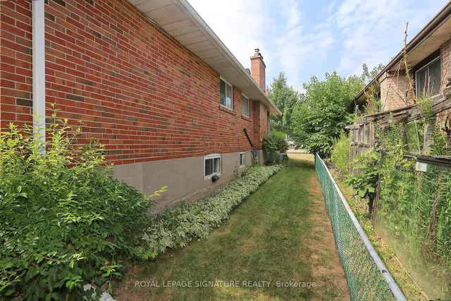 Additional image 33 of 989 Midland Ave