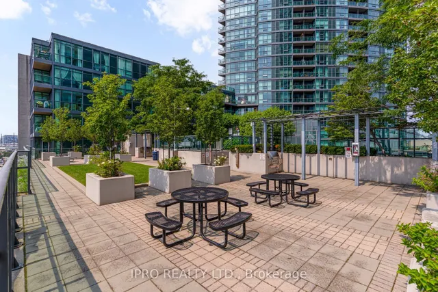 Additional image 16 of 219 Fort York Blvd Unit 1407