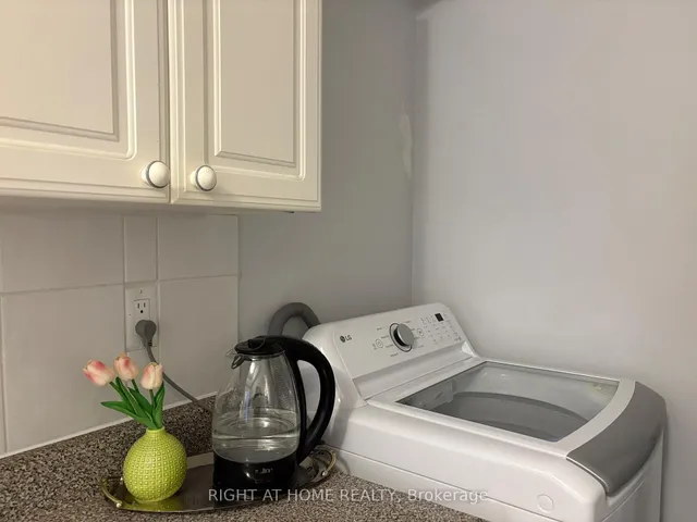 Additional image 13 of 3460 Keele St Unit 201
