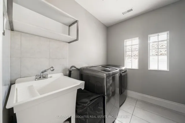 Additional image 35 of 102 Gilbert Ave