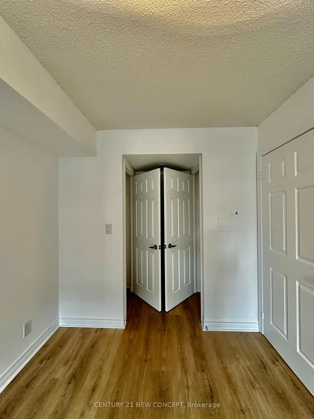 Additional image 7 of 225 Wellesley St Unit 409