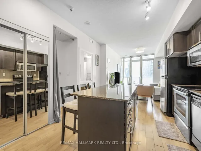 Additional image 11 of 65 Bremner Blvd Unit 2109