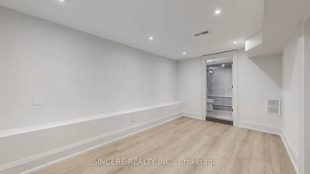 Additional image 34 of 123 Lawrence Ave