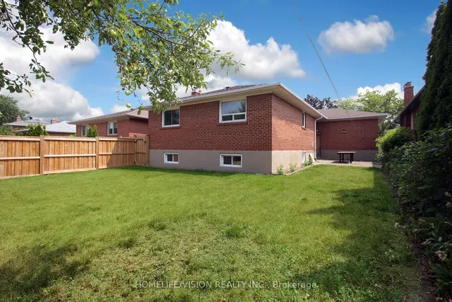 Additional image 32 of 64 Orangewood Cres