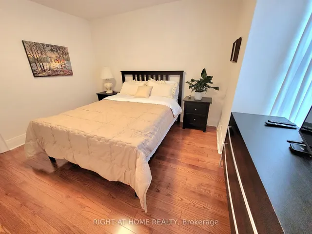 Additional image 21 of 159 ROSEMOUNT Ave