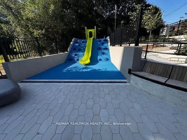 Additional image 17 of 250 Lawrence Ave Unit 415