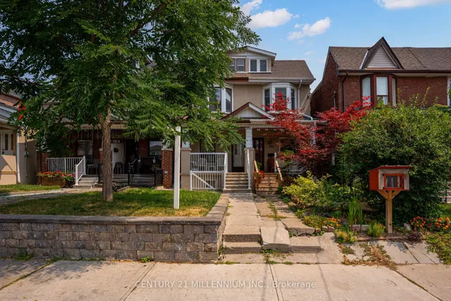 1011A St Clarens Ave