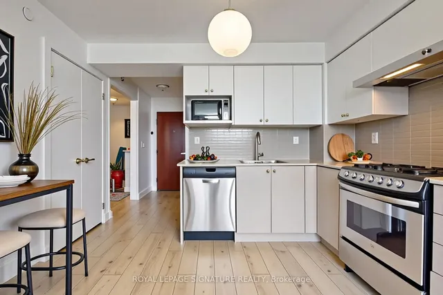 Additional image 3 of 160 Flemington Rd Unit 1409