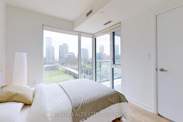 Additional image 14 of 27 Bathurst St Unit 703W