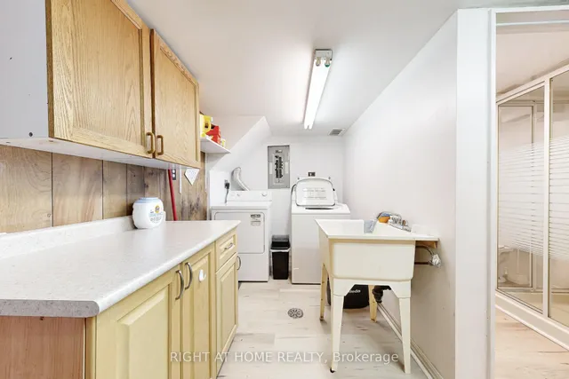 Additional image 35 of 159 ROSEMOUNT Ave