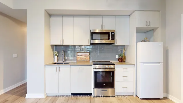 Additional image 12 of 1195 The Queens Way Unit 3