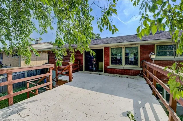 Additional image 42 of 74 Lakeside Dr