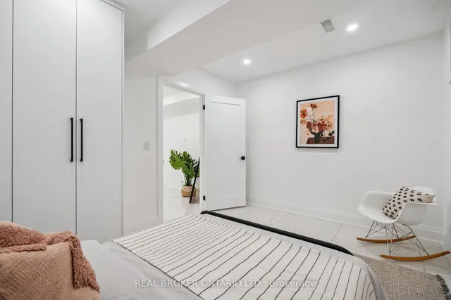 Additional image 40 of 98 Hogarth Ave