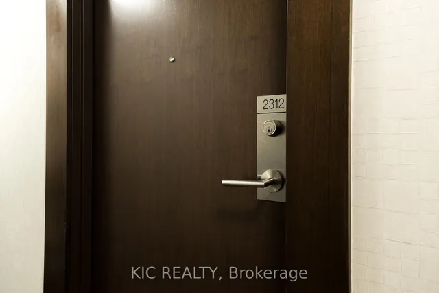 Additional image 3 of 181 Village Green Sq Unit 2312