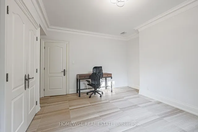 Additional image 43 of 2706 Bayview Ave