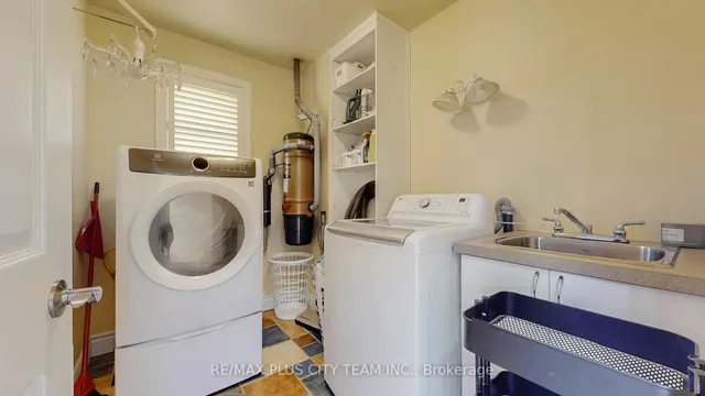 Additional image 36 of 34 Edge Park Ave