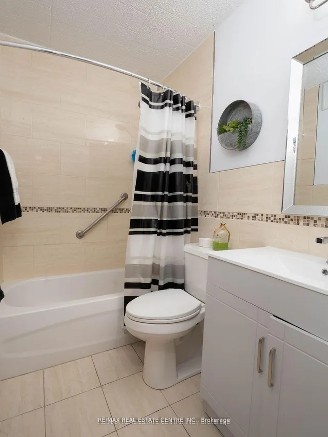 Additional image 8 of 3621 Lakeshore Blvd Unit 504