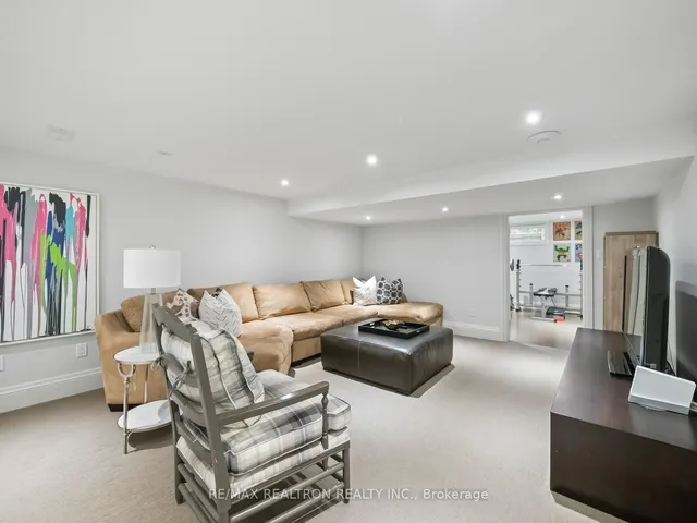 Additional image 35 of 18 Corwin Cres