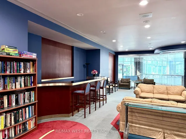 Additional image 31 of 38 Elm St Unit 410