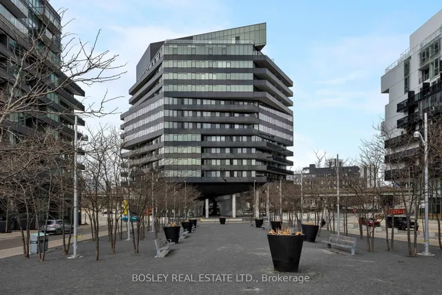 21 Lawren Harris Sq Unit 804