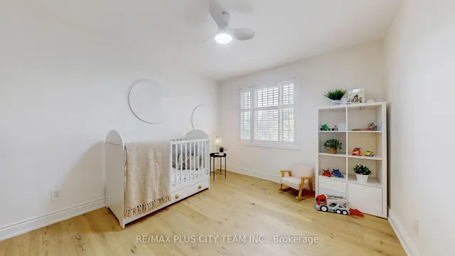 Additional image 29 of 34 Edge Park Ave