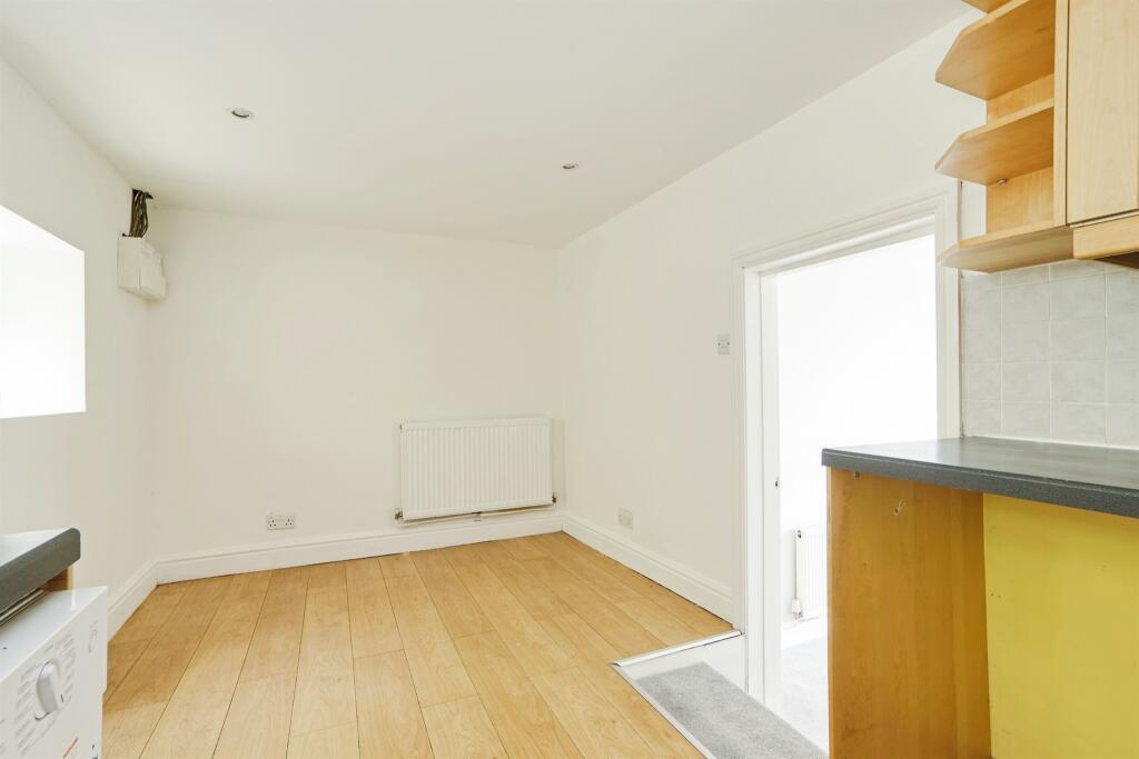 Additional image 7 of Chestnut Grove, Bradford