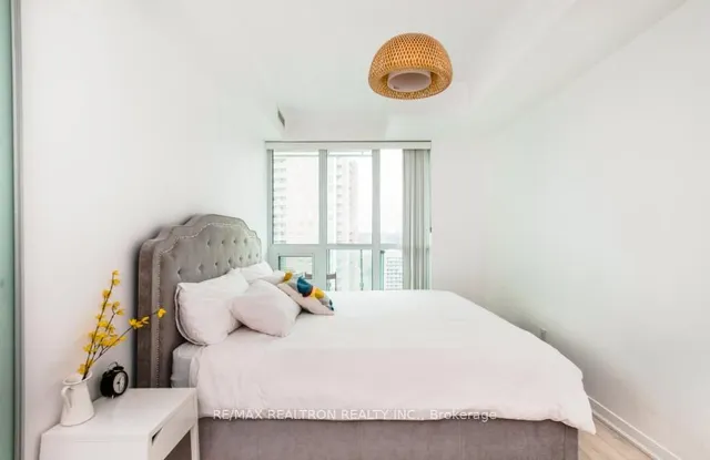 Additional image 12 of 150 East Liberty St Unit 1514