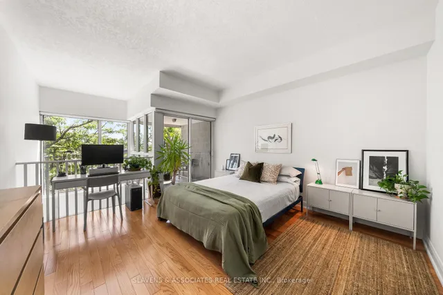 Additional image 20 of 1636 Dundas St Unit 8