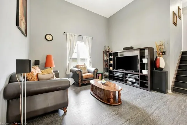 Additional image 18 of 477 Woodbine Ave