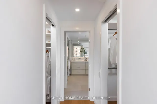 Additional image 30 of 130 Carlton St Unit 1403