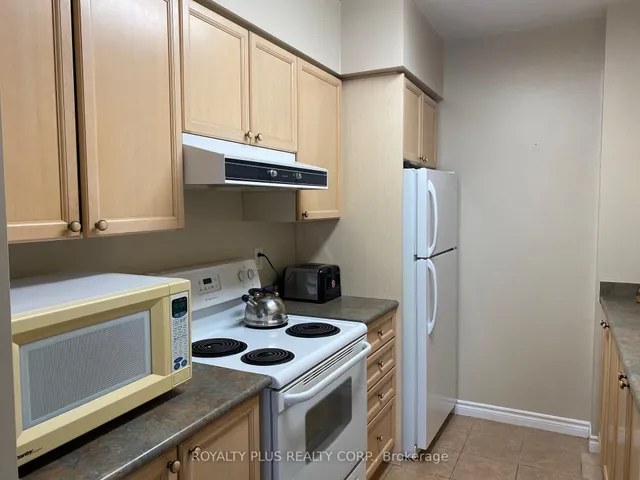 Additional image 6 of 2088 Lawrence Ave Unit 812