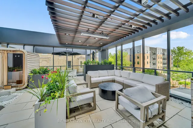 Additional image 32 of 741 King St Unit 906